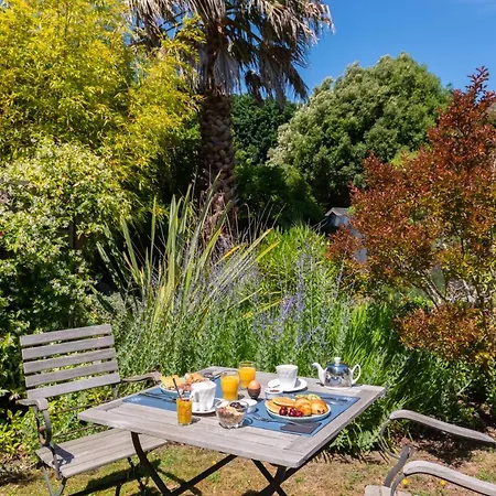 فندق Traiteur Les Ormes, The Originals Relais