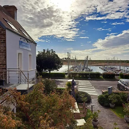Hotel Traiteur Les Ormes, The Originals Relais 3*