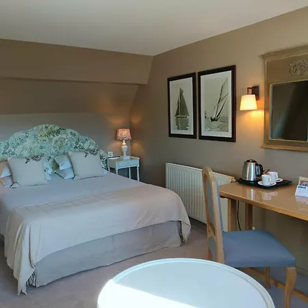 Отель Traiteur Les Ormes, The Originals Relais 3*