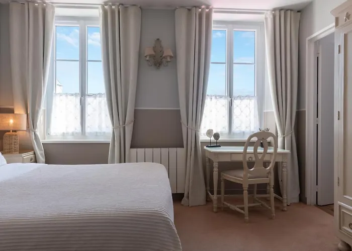 Отель Traiteur Les Ormes, The Originals Relais 3*