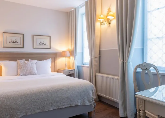 Отель Traiteur Les Ormes, The Originals Relais Барнвиль-Картере