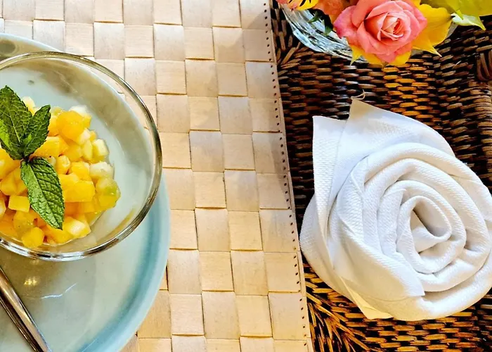 Отель Traiteur Les Ormes, The Originals Relais Барнвиль-Картере