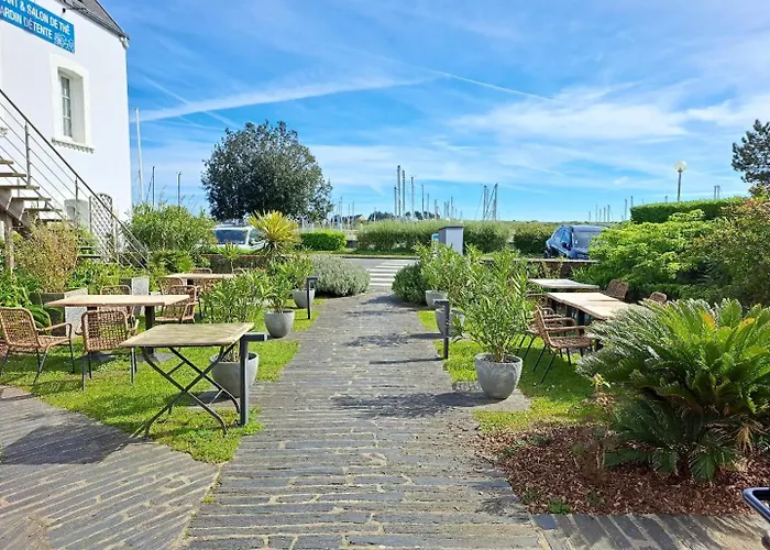 Traiteur Les Ormes, The Originals Relais מלון