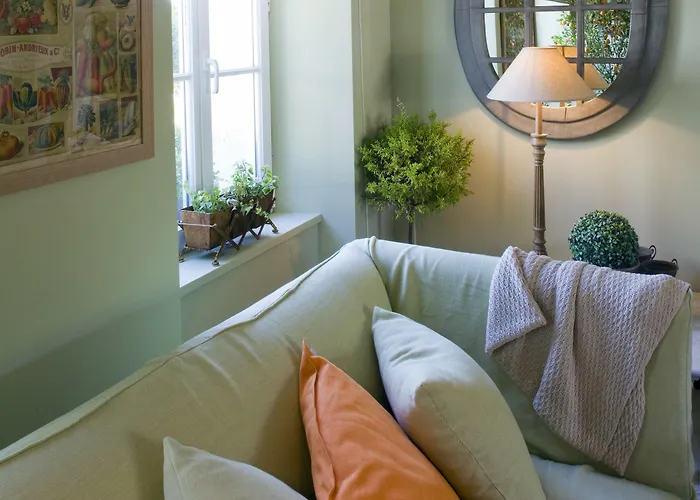 מלון Traiteur Les Ormes, The Originals Relais 3*