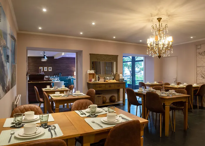 Traiteur Les Ormes, The Originals Relais מלון 3*