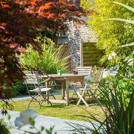 Отель Traiteur Les Ormes, The Originals Relais 3*