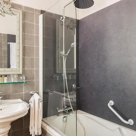Traiteur Les Ormes, The Originals Relais Hotel 3*