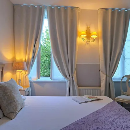 호텔 Traiteur Les Ormes, The Originals Relais 3*