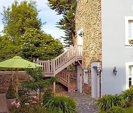 Traiteur Les Ormes, The Originals Relais Hotel