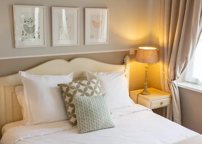 Hotel Traiteur Les Ormes, The Originals Relais 3*