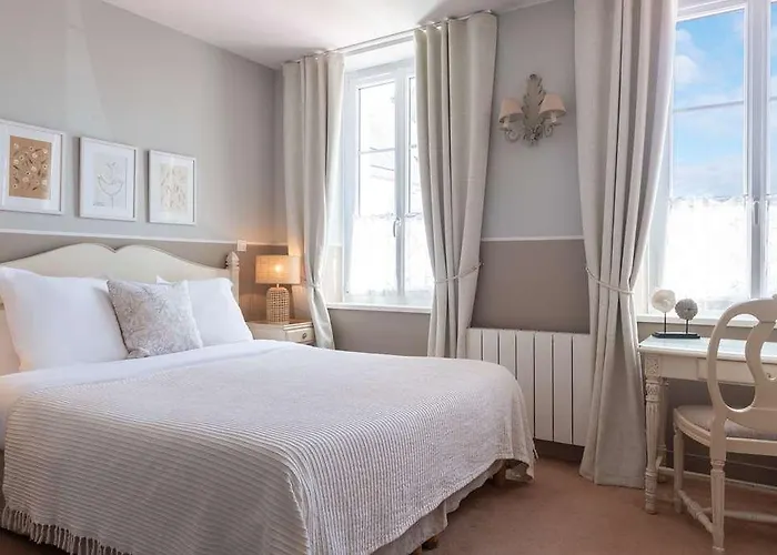 Hotel Traiteur Les Ormes, The Originals Relais 3*