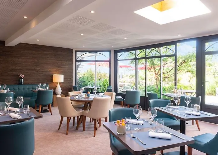 Traiteur Les Ormes, The Originals Relais 호텔