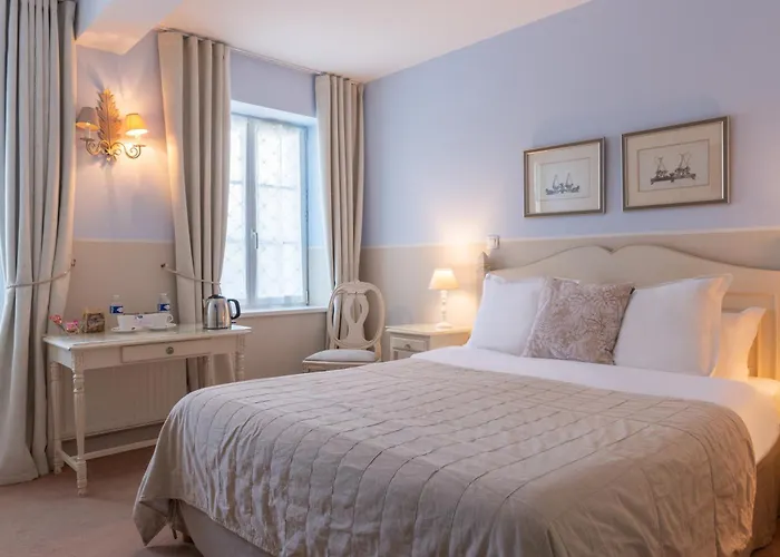 호텔 Traiteur Les Ormes, The Originals Relais 바르네빌카테레